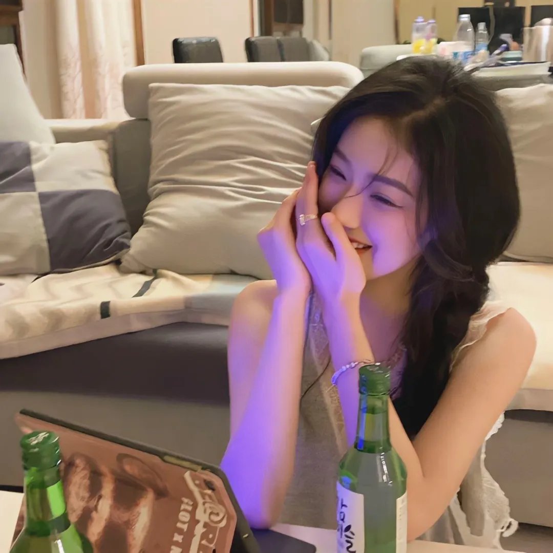 肮脏的黑袋子